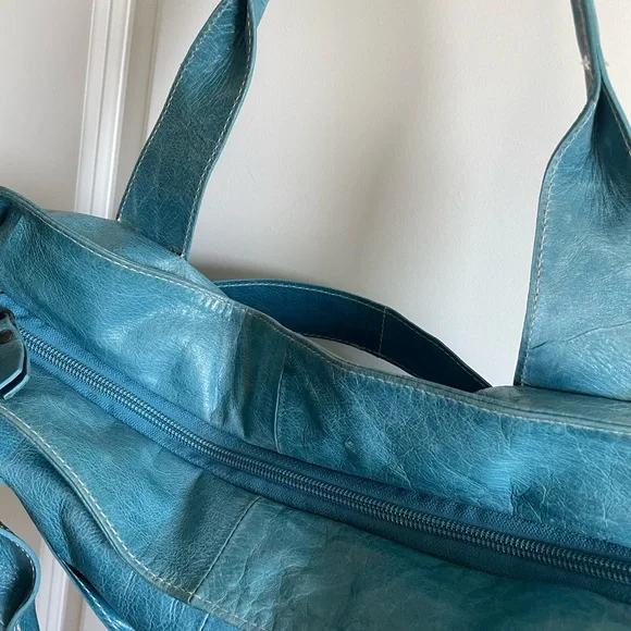 Teal Leather Bow-Front Shoulder Bag - Picture 4 of 10